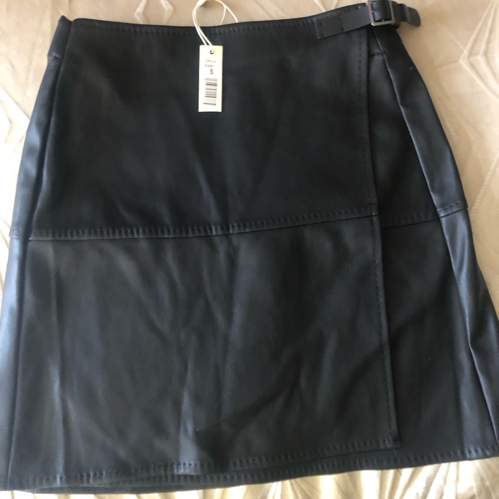 MaxStudio Leather Skirt Faux wrap style - Small black NWT